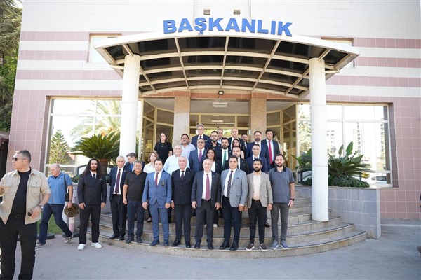Özdağ, parti heyeti ile Seyhan Belediye Başkan Yardımcıları'nı ziyaret etti