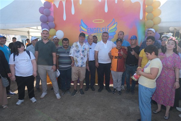 Adana 'da gerçekleşen EngelsizFest’te farkındalık ve temizlik çalışmaları yapıldı