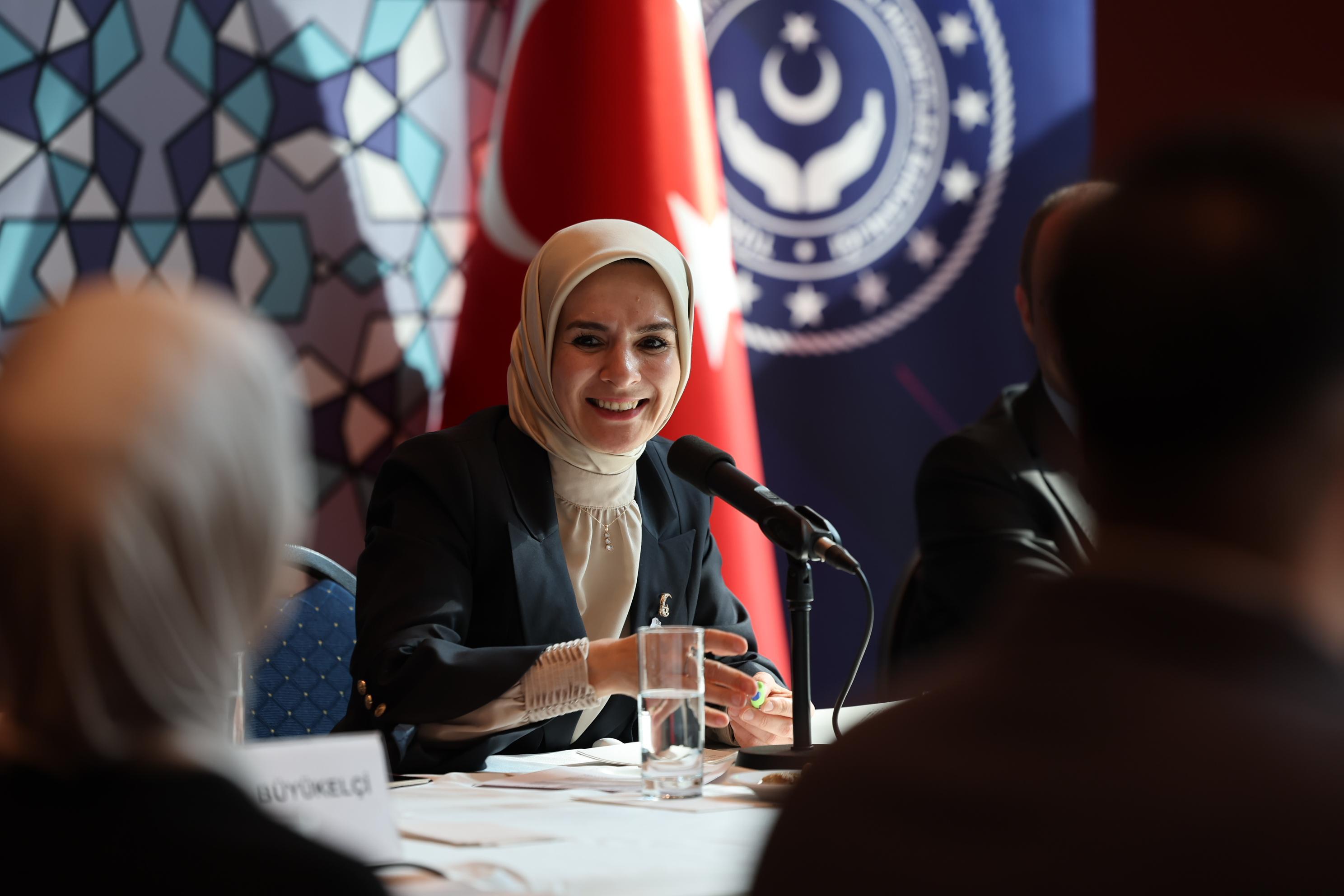 Bakan Göktaş, AK Parti Aydın İl Başkanlığını ziyaret etti