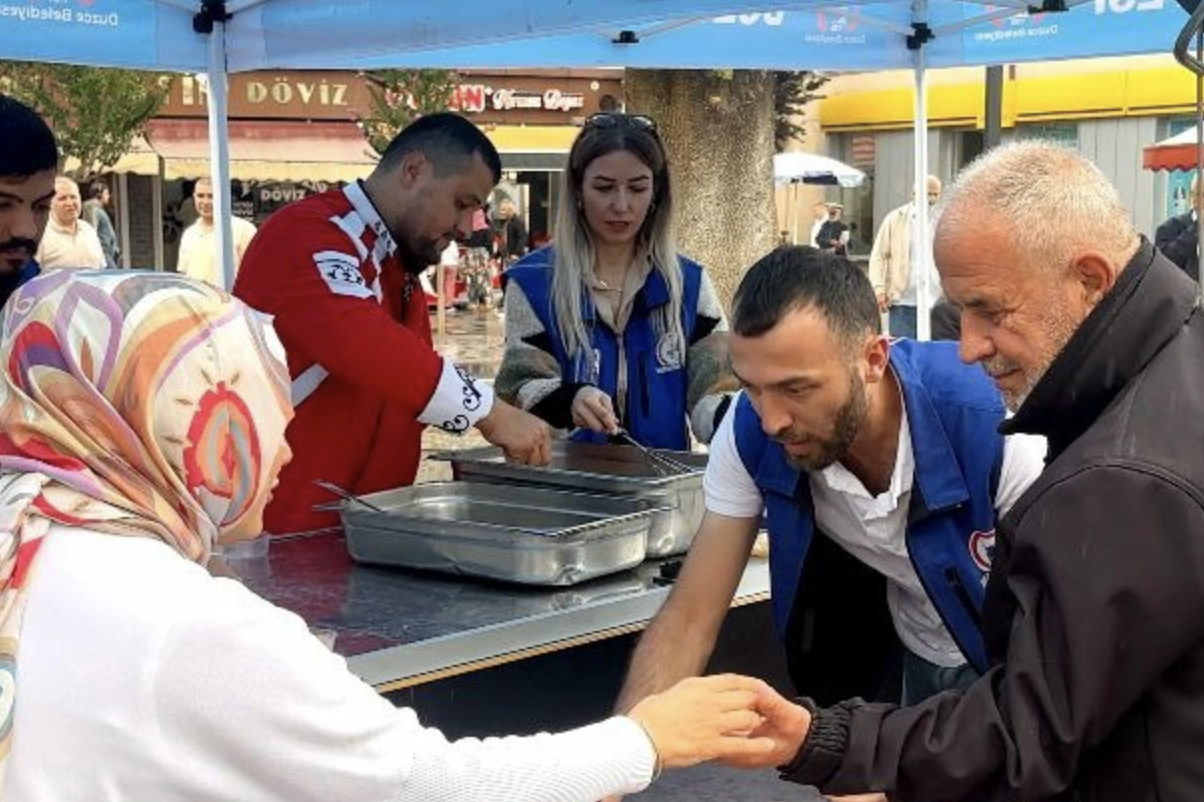Düzce'de Gaziler Günü lokma etkinliği