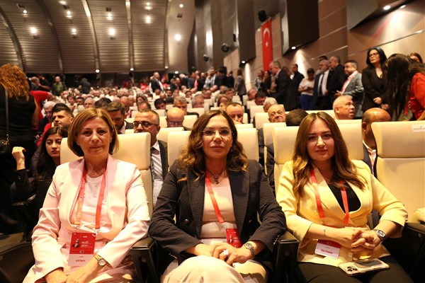 Ünlüce, “Tarihi Birlikte Yazdık, Geleceği de Birlikte Kuracağız” çalıştayına katıldı