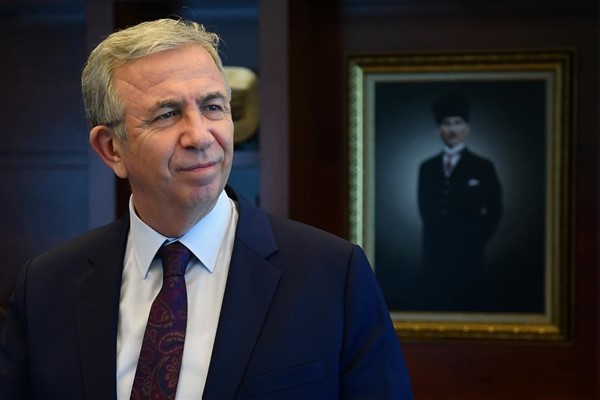 Başkan Yavaş, yeniden Genel Başkan seçilen Özel'i kutladı