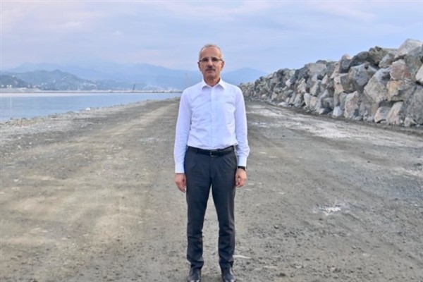 Uraloğlu: 5G ile Türkiye, dijital çağın liderleri arasındaki yerini alıyor