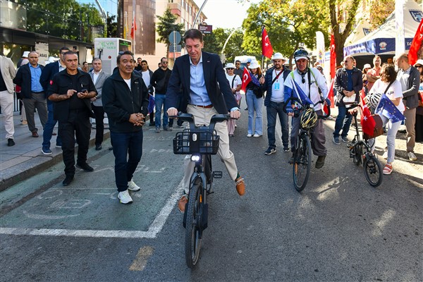 Ankara’da 7. Cadde Avrupa Hareketlilik Haftası'na özel olarak araç trafiğine kapatıldı