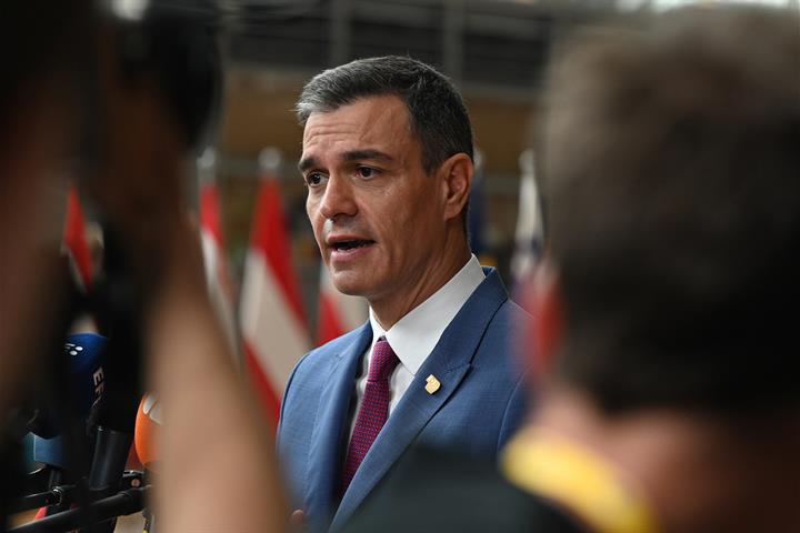 Sanchez: Rusya'nın Avrupa hava sahasını ihlali kabul edilemez