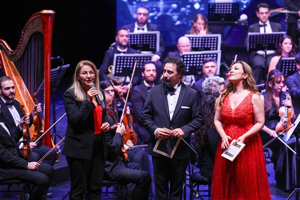 Opera sanatçısı Gencer, Bakırköy’de anıldı