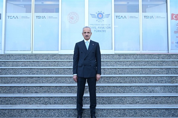 Uraloğlu, Portekiz Altyapı ve Konut Bakanı Luz ile görüştü