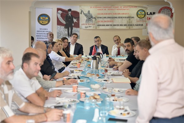 Başkan Vekili Aksoy, esnaflarla bir araya geldi