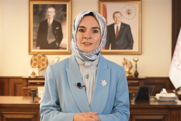 Bakan Göktaş, AK Parti Manisa İl Başkanlığını ziyaret etti