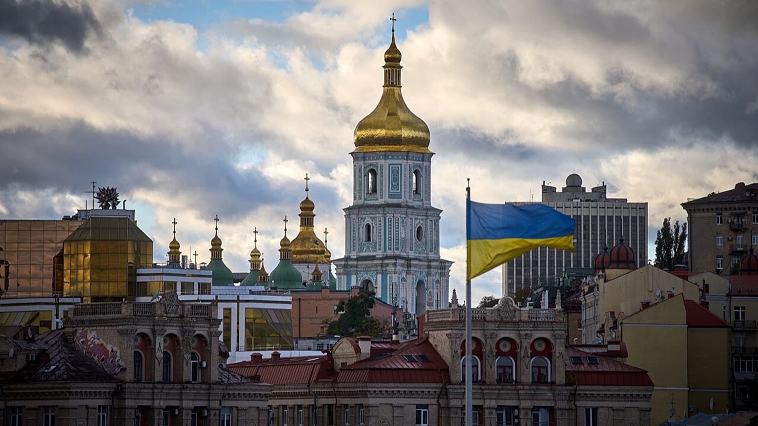 Rus balistik füzesinin ukrayna'nın kryvyi rih kentine düzenlediği saldırı kameralara yansıdı